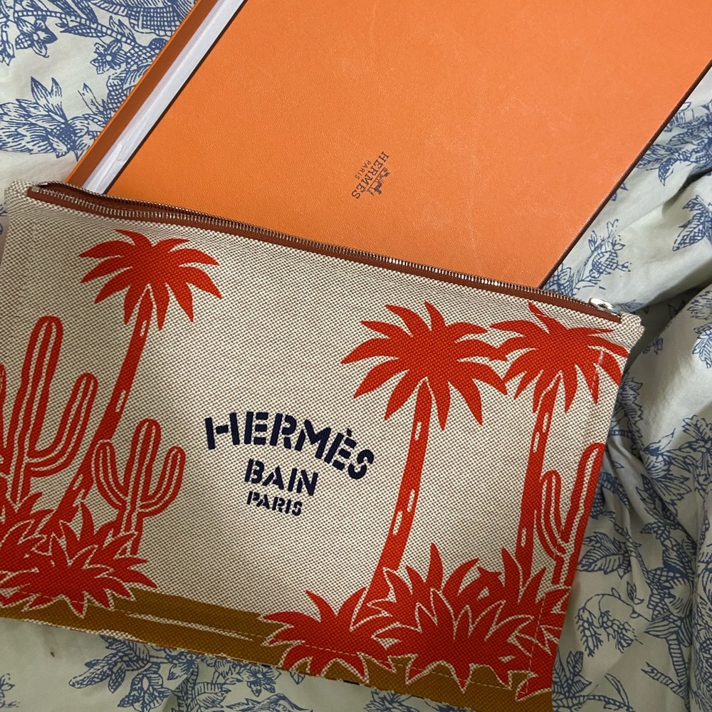 Hermes pouch